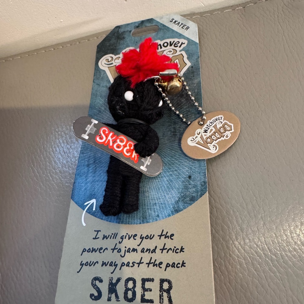 Watchover Voodoo SK8ER New
Collectable String